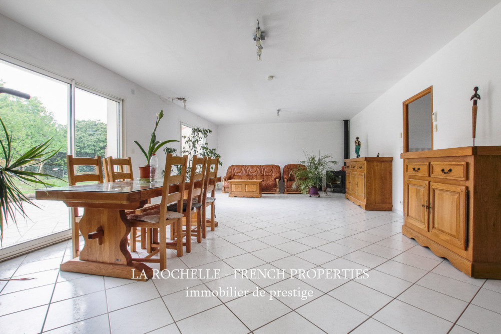 Bien à vendre - Maison Vouillé-les-Marais CG-251