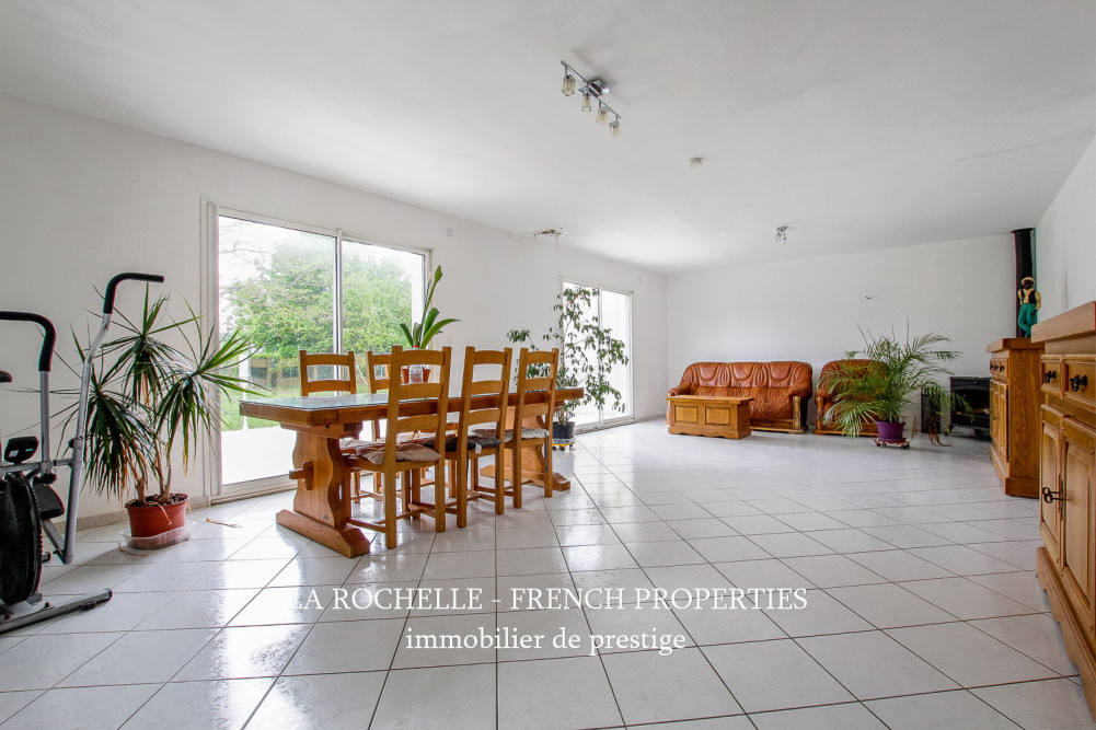 Bien à vendre - Maison Vouillé-les-Marais CG-251